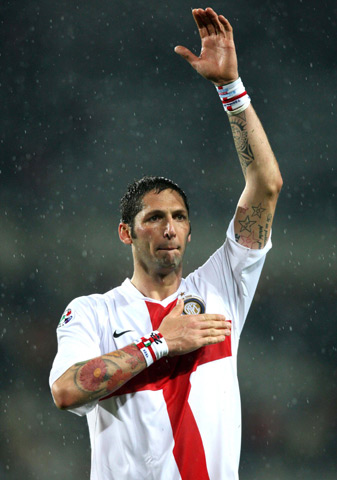 [NBA-湖人] 23胜12负，一打强队就崩？湖人再次惨败马刺