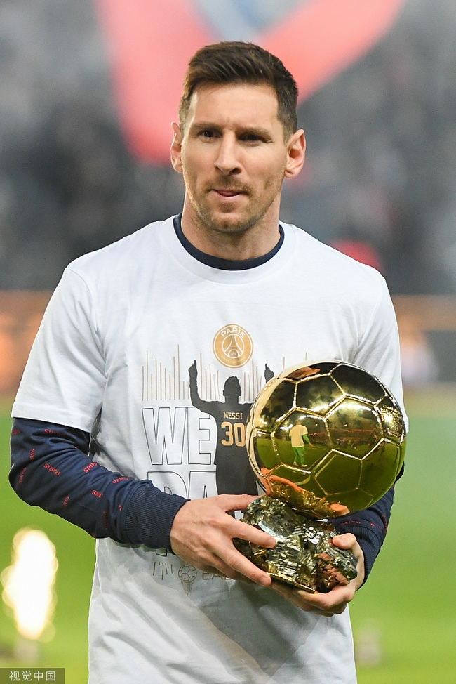 官方：阿森纳与女足主帅勒妮-斯莱杰斯完成续约，合同至2029年