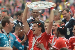 西甲-皇马5-1贝蒂斯 贡萨洛帽子戏法巴萨2-0比利亚雷亚尔 亚马尔破门+造红牌