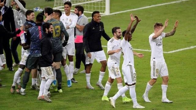 F1 车队测试赛激烈展开吸引粉丝