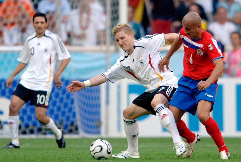 身材火辣气质出众！杨幂成为《晶核》手游的代言人！