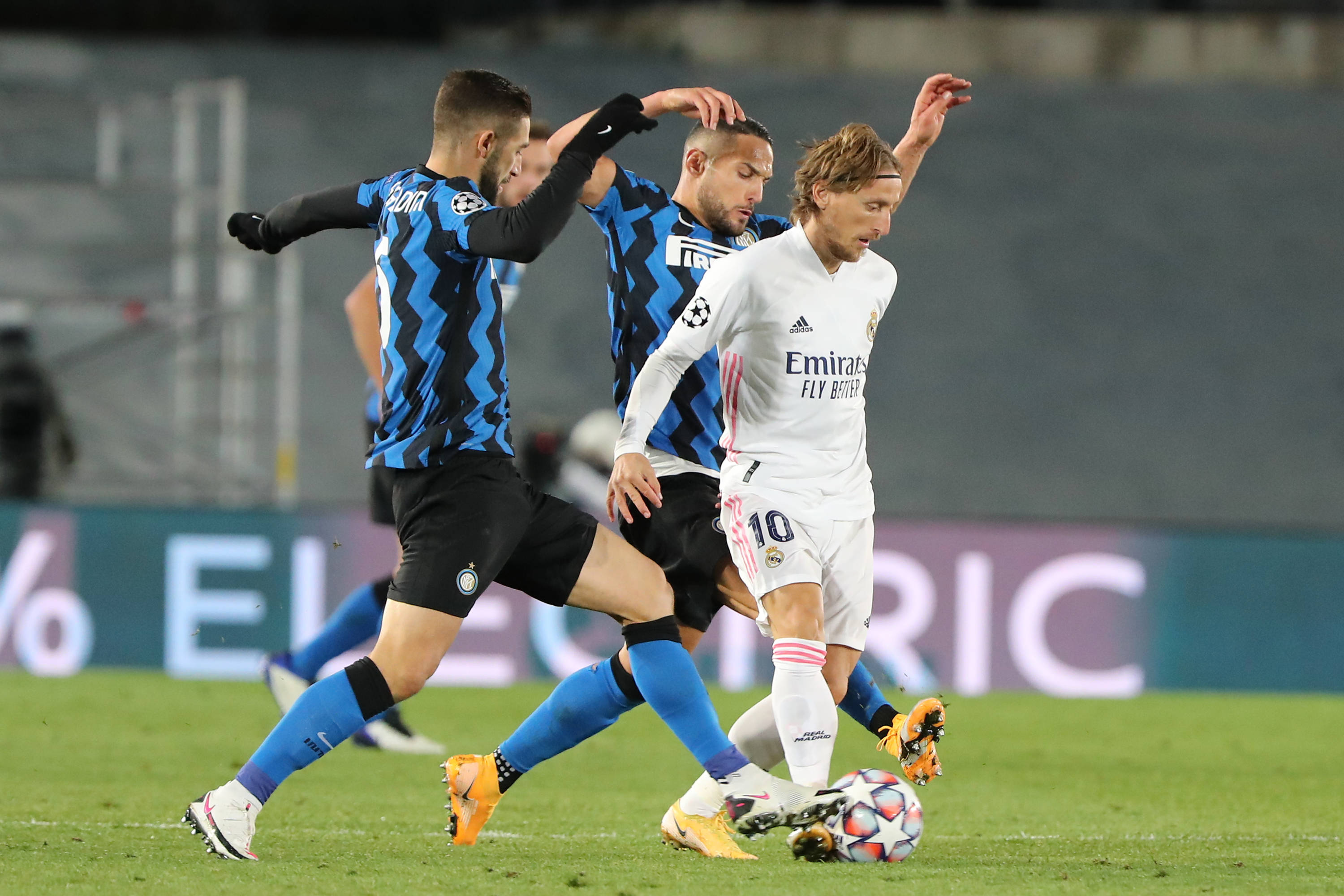 RNG只剩汤圆1人！AL发布律师函，粉丝锐评：风评越来越差了